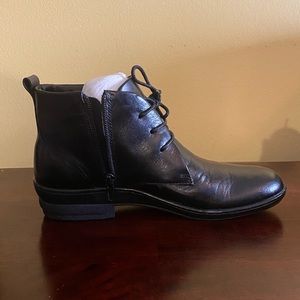 David Tate woman’s boots. Black. Size 7.5. Narrow.
